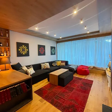 Apartment In Out *