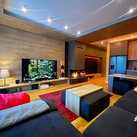 Apartment In Out *